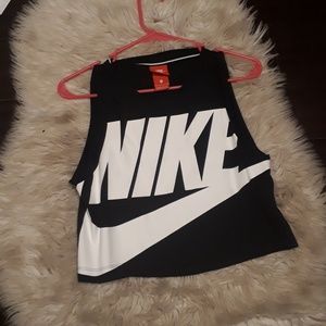 Nike tank top size small